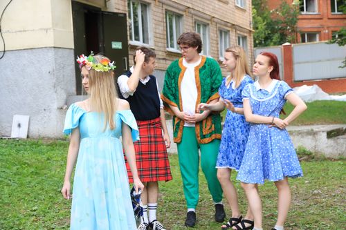 Инструкторы-дети отца-старика Невинна и Клиодна