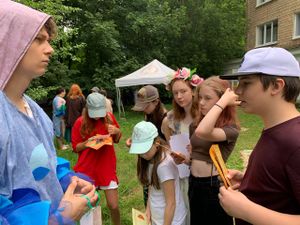 Елисей Лисицын рассказывает одну из легенд волшебного леса, чтобы получить способность, День Ирландии